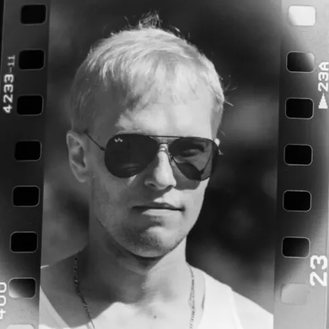 Александр Николаев